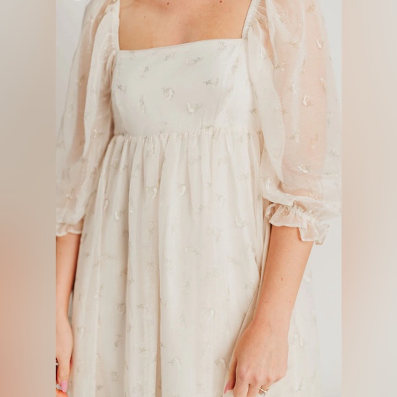 Worth Collective Mona Maxi Dress with Smocking in Butter Floral Bump Friendly 3X - Picture 3 of 10